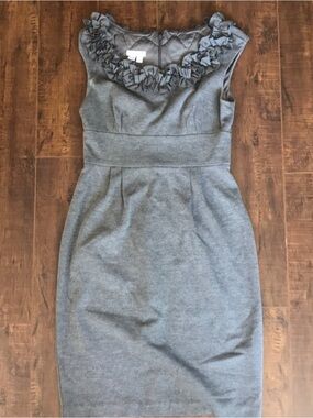 London Times Gray Ruffle-Neck Dress- size 6